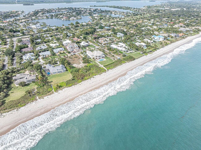 Building Photo - 856 Norfolk Pine Ln