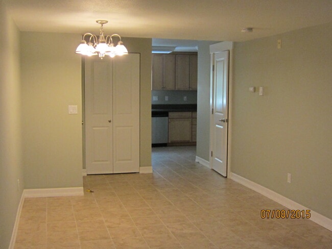 Building Photo - Longfellow Creek Condos