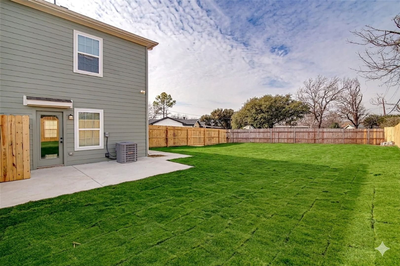 Building Photo - 3155 N Glen Garden Dr
