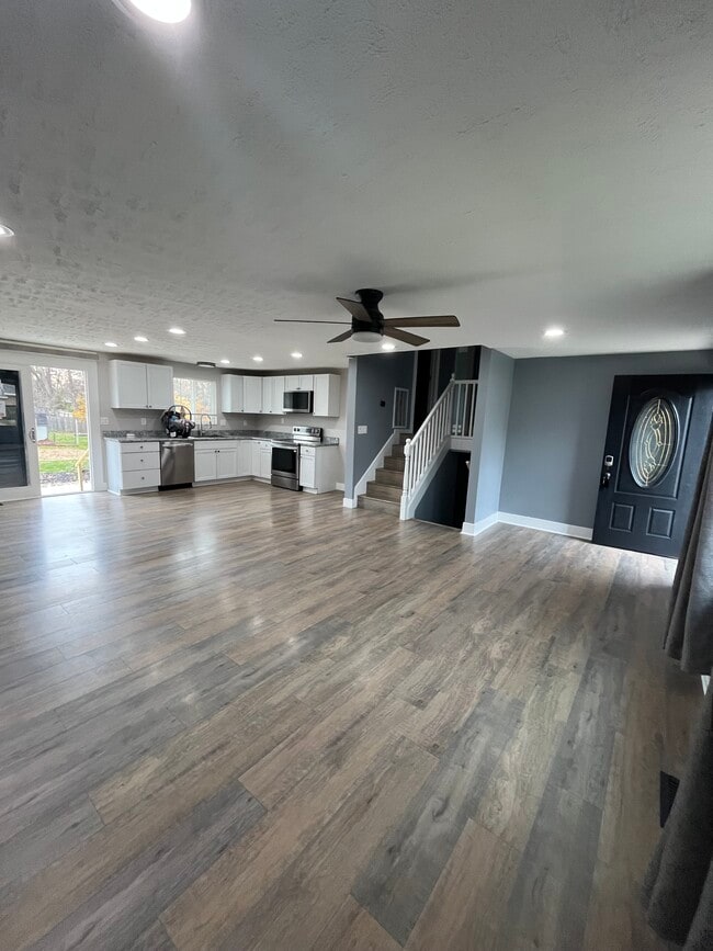 Building Photo - 4235 Straight Arrow Rd