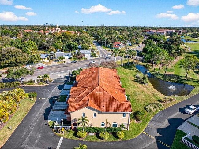 Building Photo - 6302 Vista Verde Dr W