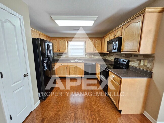 Building Photo - West Knoxville – Beautifully Upgraded - 3 ...