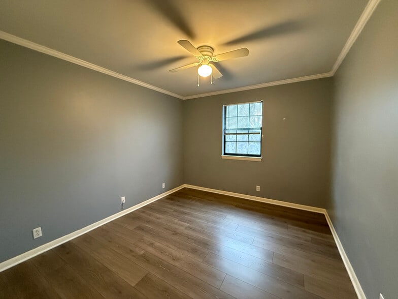 Building Photo - 514 N Petway St