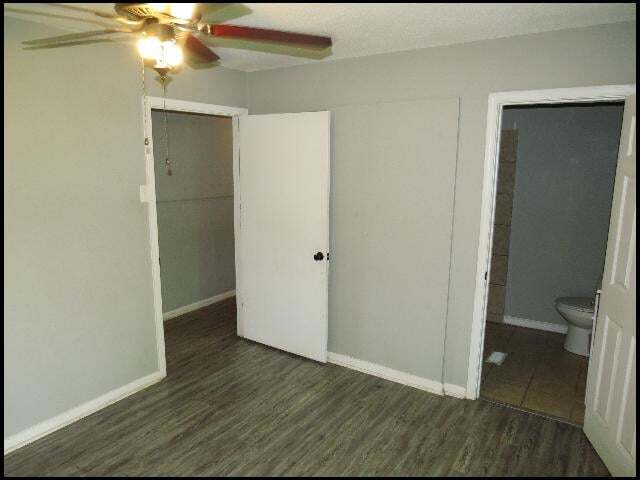 Building Photo - 1020 Towering Oaks Dr