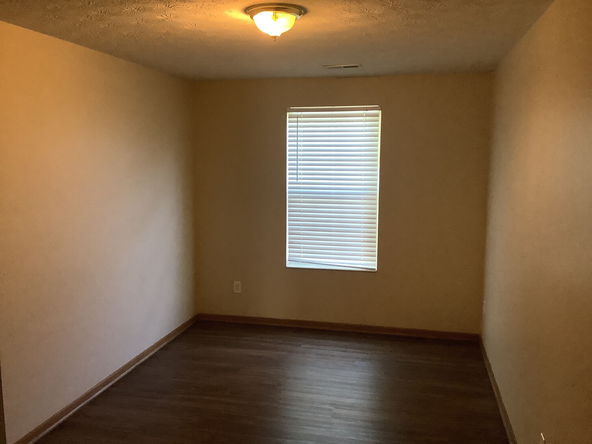 Building Photo - 940 Fox Croft Pl