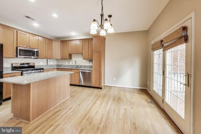 Building Photo - 22514 Airmont Woods Terrace