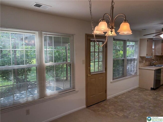 Building Photo - 167 Sunshine Dr