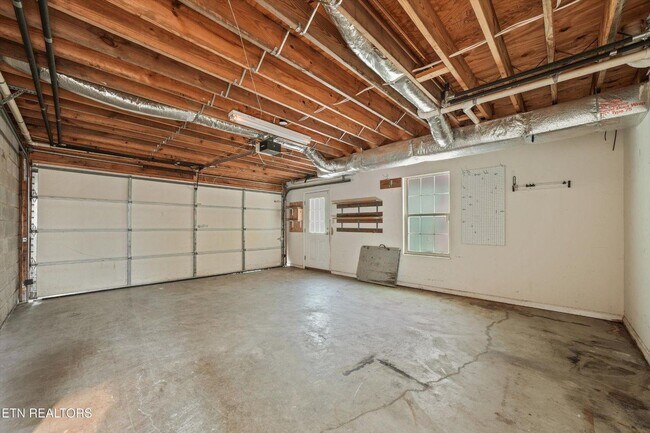 Building Photo - 4444 St Lucia Ln