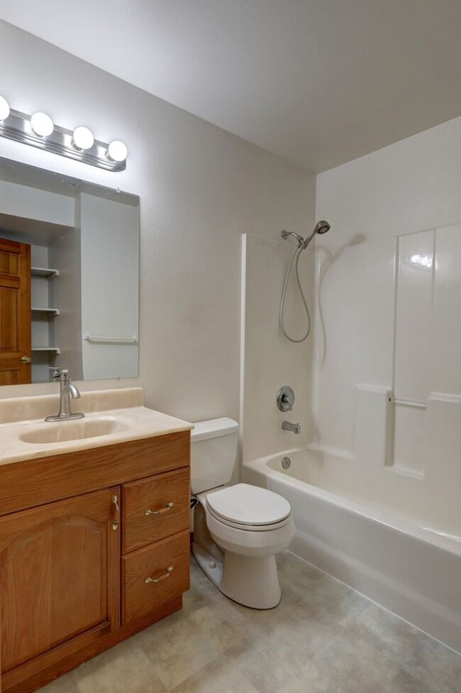 Building Photo - Lake Tapps Shared Home | Private 1 Bed, 1 Bath Unit Available