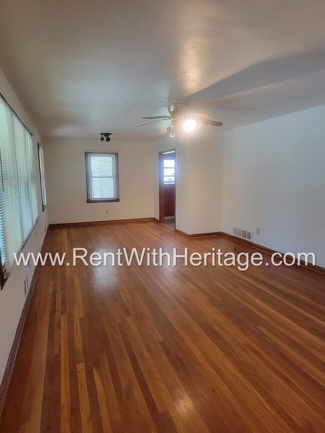 Building Photo - GRAMPA'S BUNGELOW - AWESOME BRICK RANCH WITH FULL UNFINISHED BASEMENT / GREAT LOCATION