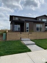 Building Photo - 2614 Avenger Pl #5