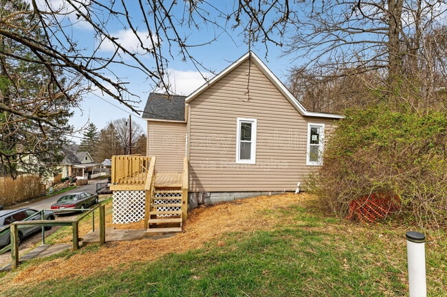 Building Photo - 281 View Ave