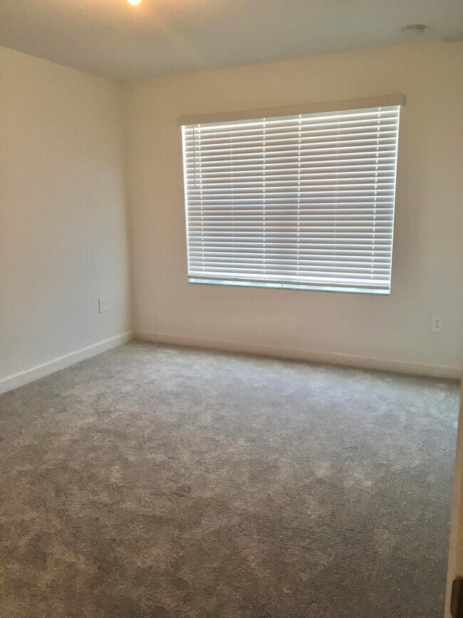 Building Photo - 12226 SW Roma Cir