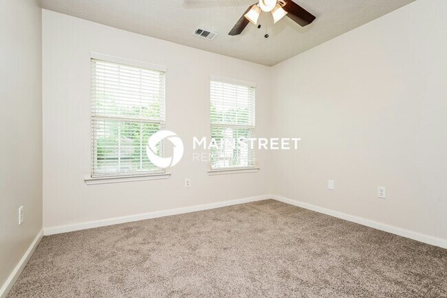 Building Photo - 4 Bedroom Pet-Friendly Home in Ellenwood, GA with Main Street Renewal