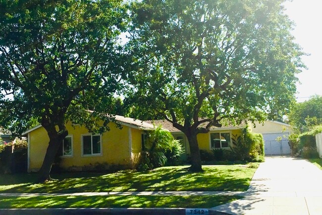 Building Photo - 7342 Ponce Ave