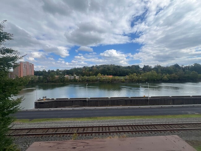 Building Photo - * River Views - Downtown Morgantown - 3 Be...