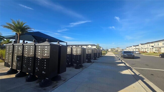 Building Photo - 747 Cypress Creek Run