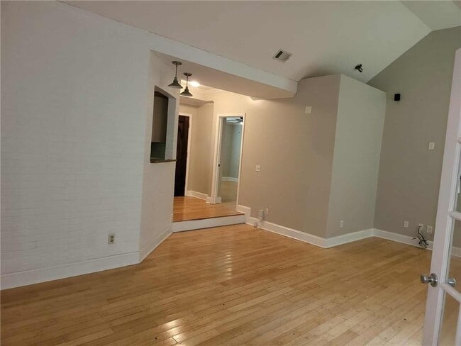Building Photo - 3873 King Edward Trail SW