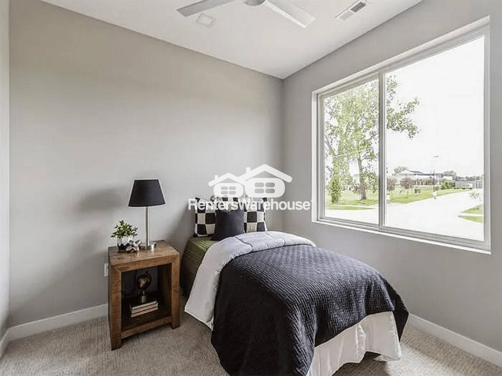 Building Photo - 15536 Rocklyn Pl