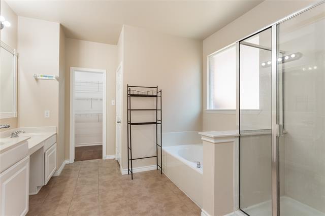 Building Photo - 653 White Rock Dr