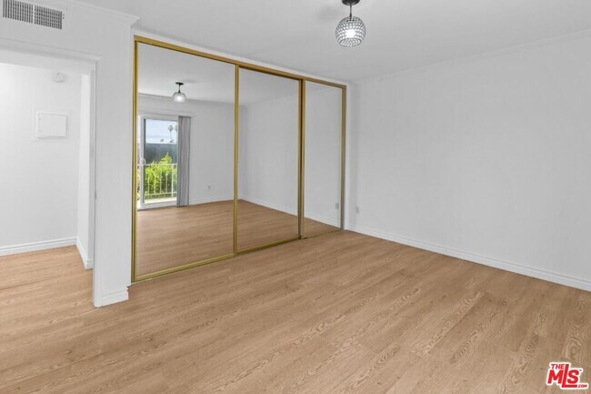 Building Photo - 4610 Densmore Ave