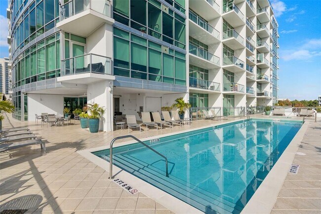 Building Photo - 101 S Eola Dr