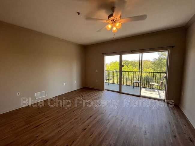 Building Photo - 14200 Avalon Rd