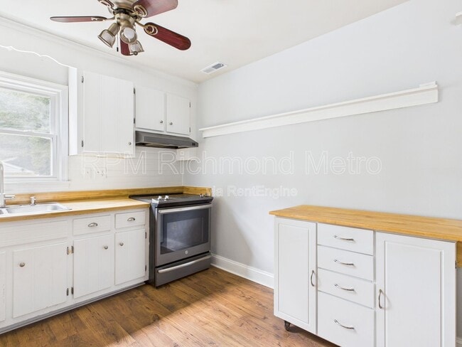 Building Photo - 11220 Sunfield Dr