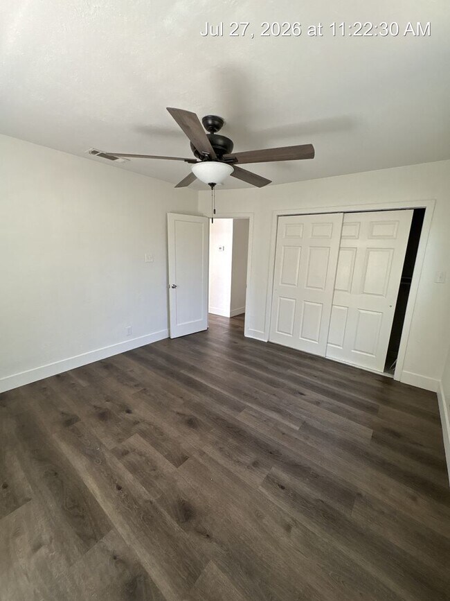 Building Photo - Cozy Home Now Available in Dinuba!!!