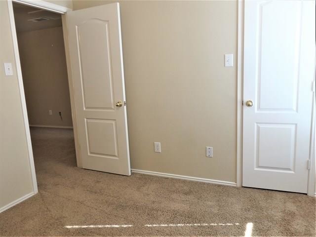 Building Photo - 911 Calvert Dr