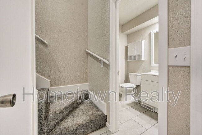 Building Photo - 6460 W Hefner Rd