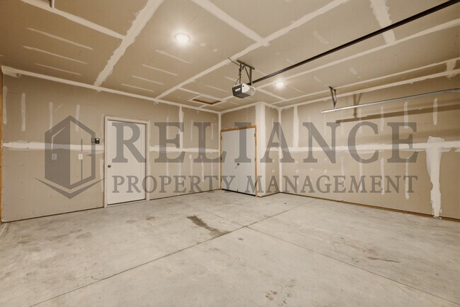 Building Photo - 2755 S Greenleaf St
