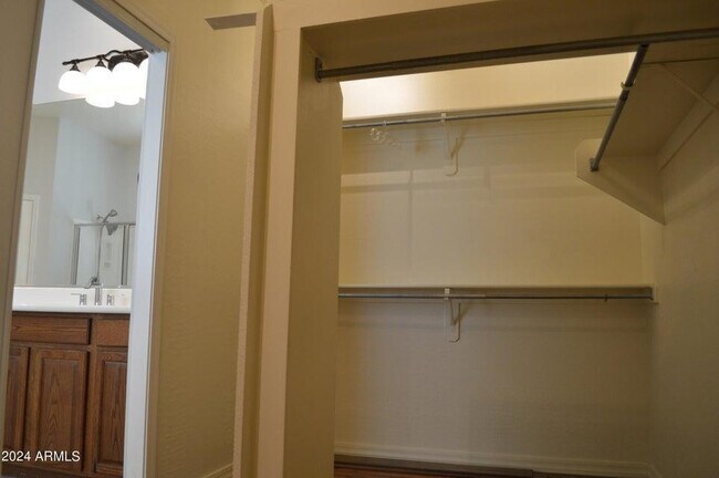 Building Photo - 4132 E Carriage Ct
