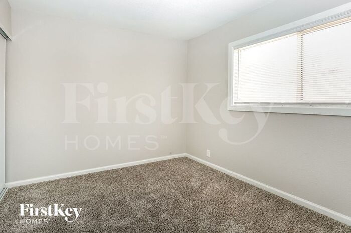 Building Photo - 1904 Carver Ave