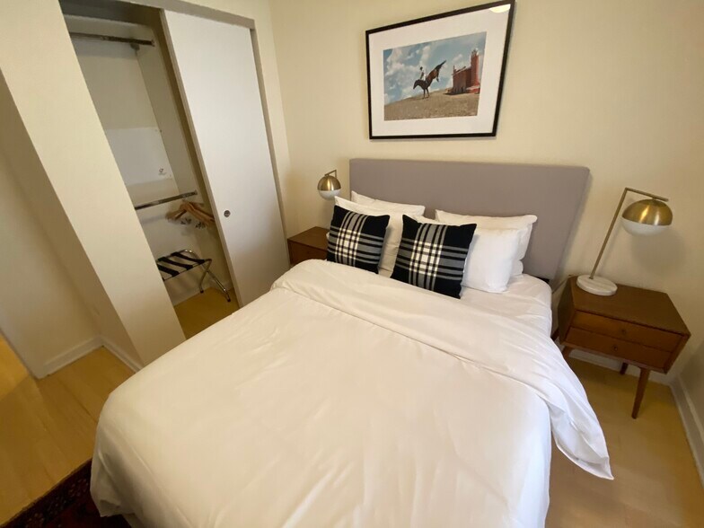 Building Photo - 5 Boylston Pl