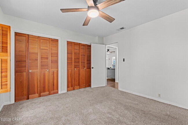 Building Photo - 136 Colina Cir