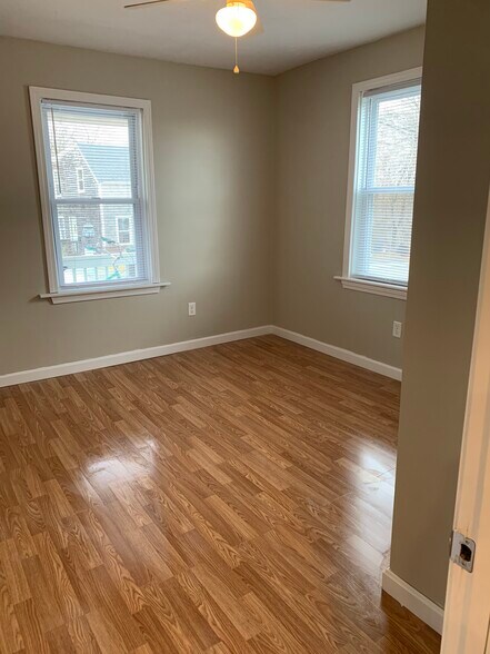 Bedroom 1 - 5 Cordage St