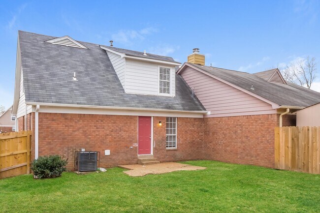 Building Photo - 5530 Oak Branch Cir N