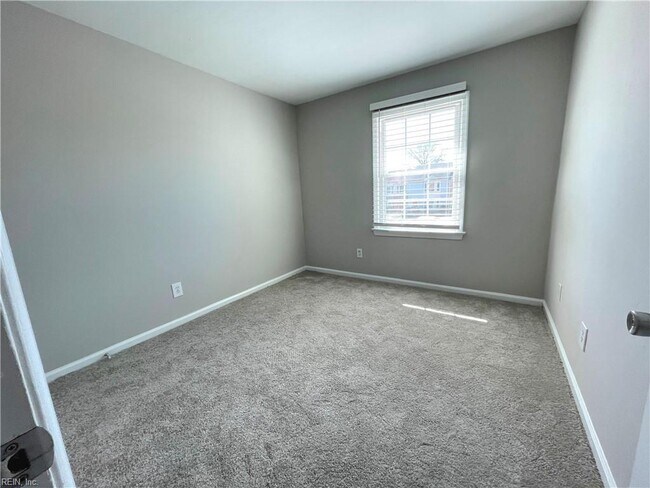 Building Photo - 806 Liberal Arts Ct