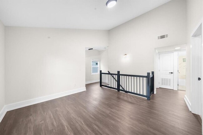 Building Photo - 146 Mt Paran Rd NE