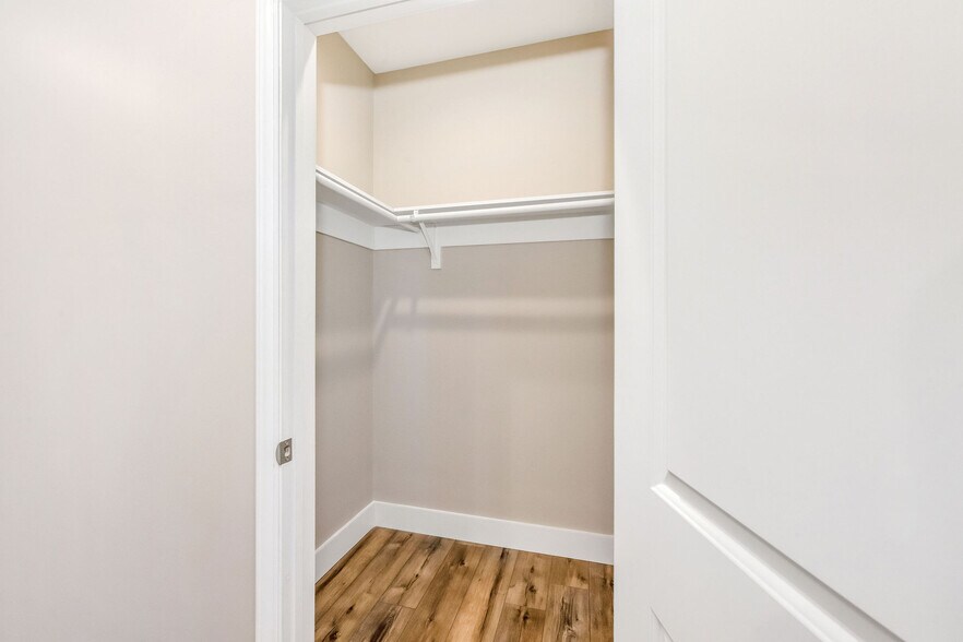 Building Photo - 203 Wallace Cir