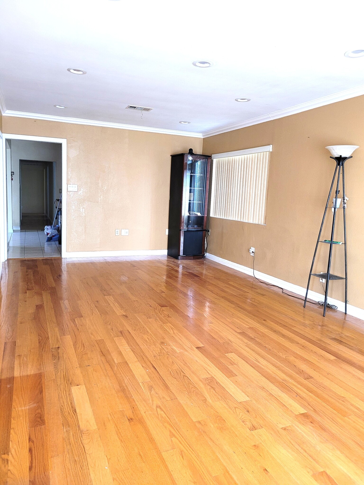 Building Photo - 331 W Bencamp St