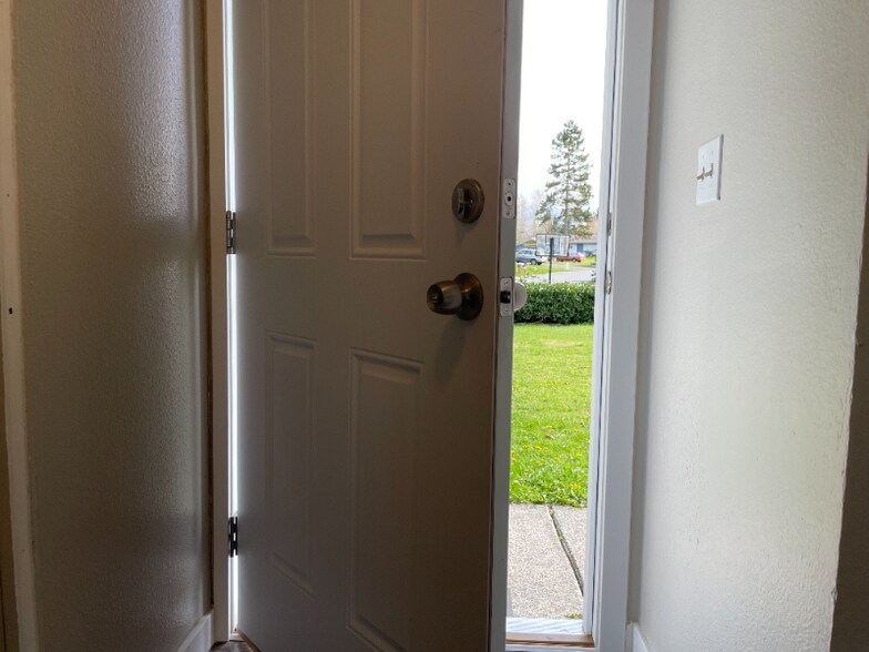 Building Photo - 9729 5th St NE