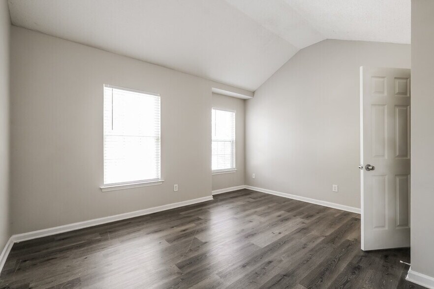Building Photo - 3038 Summer Breeze Dr