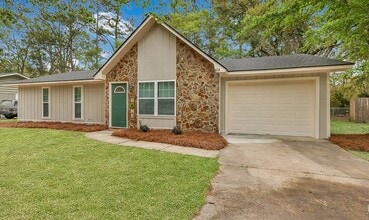 Building Photo - 812 Spanish Oak Dr