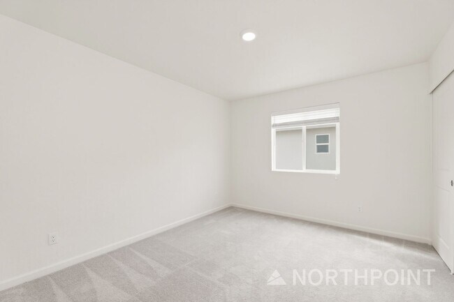 Building Photo - 3 BR/2.5BA | Newly Renovated Single Family Home | 1-Car Covered Parking | Nice backyard