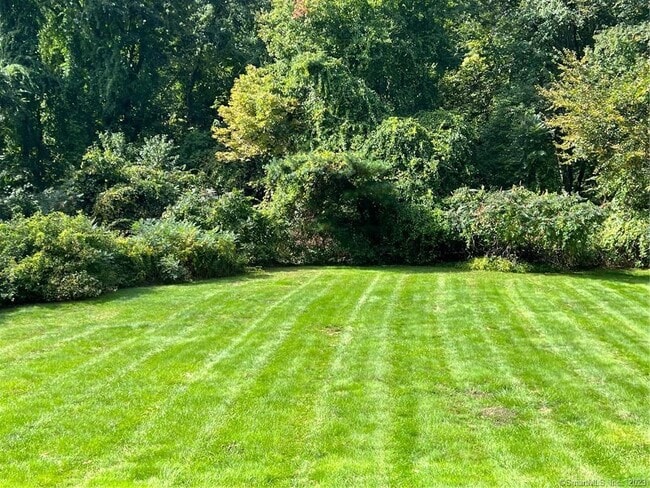 Building Photo - 50 Darlene Dr