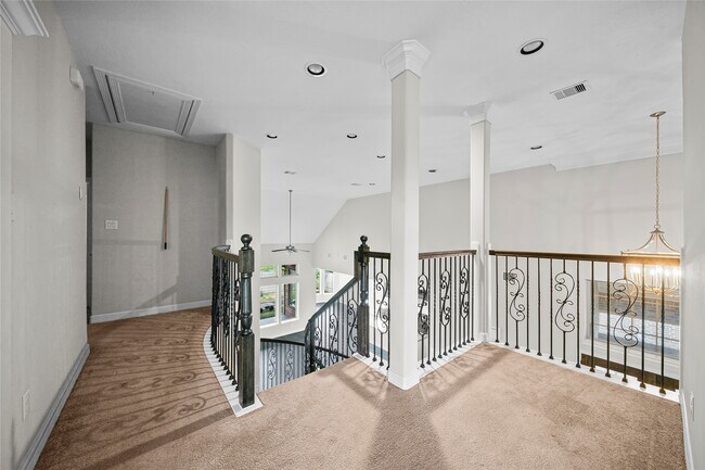Building Photo - 2823 Maple Oak Ln