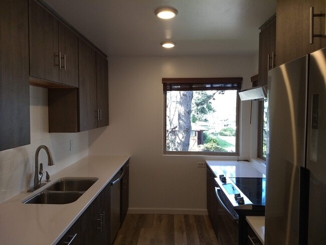 Building Photo - 2521 NE 125th St