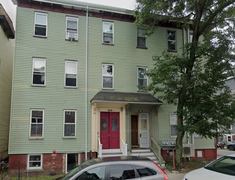 Building Photo - 64 1/2 Day St